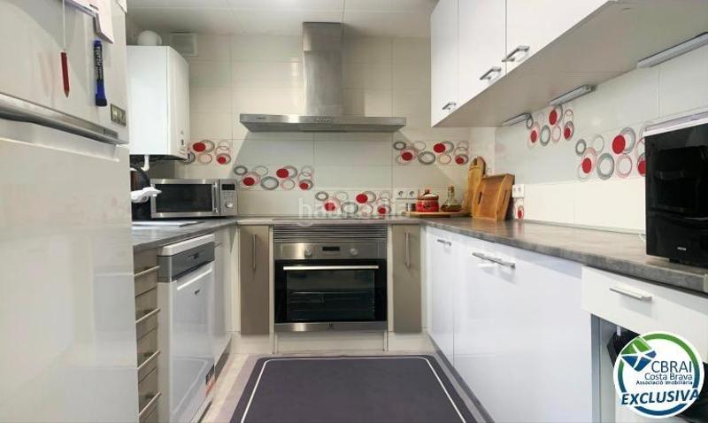 Foto 62512000-7f35-43e8-8d26-1a5d98a1df91. Apartamento amplio piso en venta a 100 metros del mar en Roses