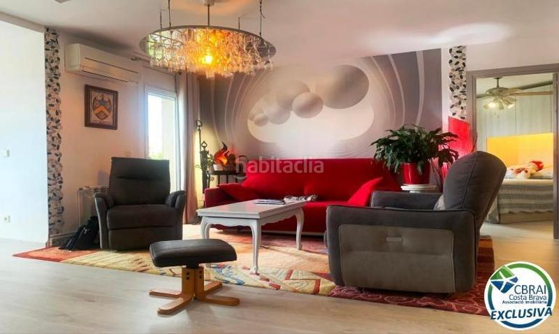 Foto 9e7f38bb-5d4c-44b2-8983-1db8ddd6a1fc. Apartamento amplio piso en venta a 100 metros del mar en Roses
