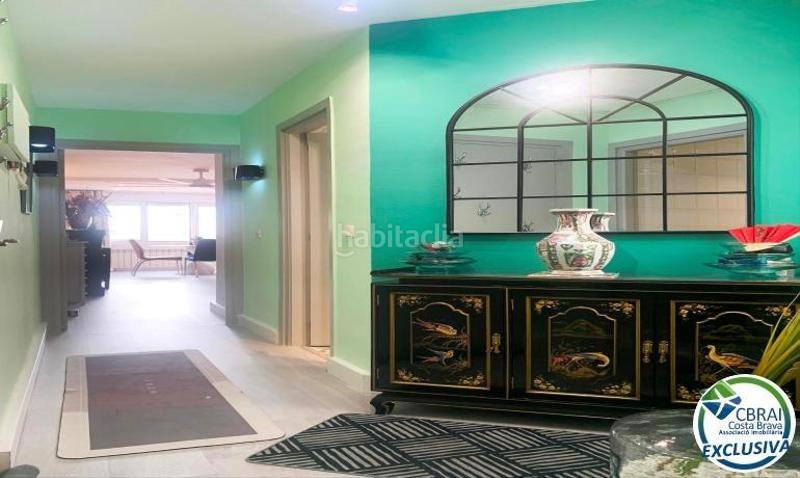 Foto a2e91ca1-27c6-4339-875f-61133b77e492. Apartamento amplio piso en venta a 100 metros del mar en Roses