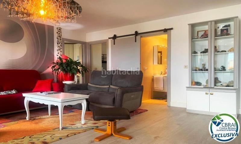 Foto b359c61b-3952-436e-a4ee-e8d9ea4f4dbc. Apartamento amplio piso en venta a 100 metros del mar en Roses