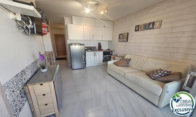 Foto 6225814d-dc2c-4a9f-9739-dedb6e7f177b. Estudio  con licencia turistica a 50m playa empruiabrava en Empuriabrava