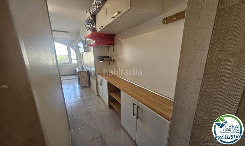 Foto f0b07750-d2c5-48ce-ad57-7a644877c37d. Estudio  con licencia turistica a 50m playa empruiabrava en Empuriabrava
