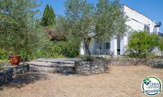 Maison à Nord. Propiedad única con licencia turística en más boscà  roses!