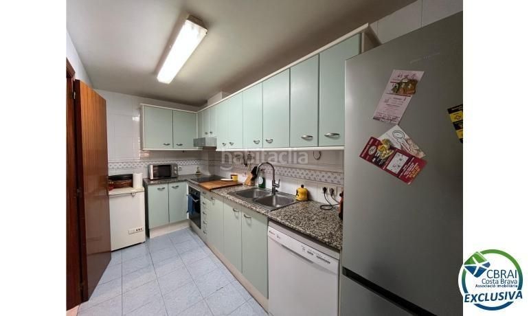 Foto acbf35f1-50e5-43be-80e4-76c1a18781fb. Apartament amb aparcament a Eixample-Horta Capallera Figueres