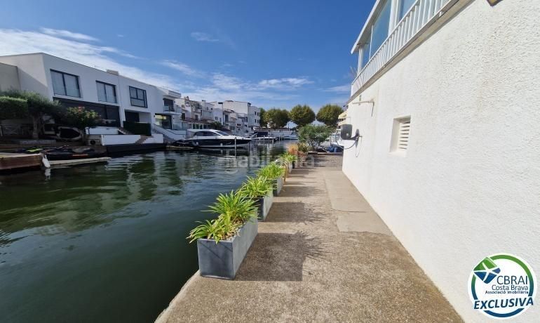 Foto d74ec09f-8020-4926-8c1e-2470c8ca921a. Apartament amb aparcament a Port Banyuls - Port Alegre - Port Empordà Empuriabrava