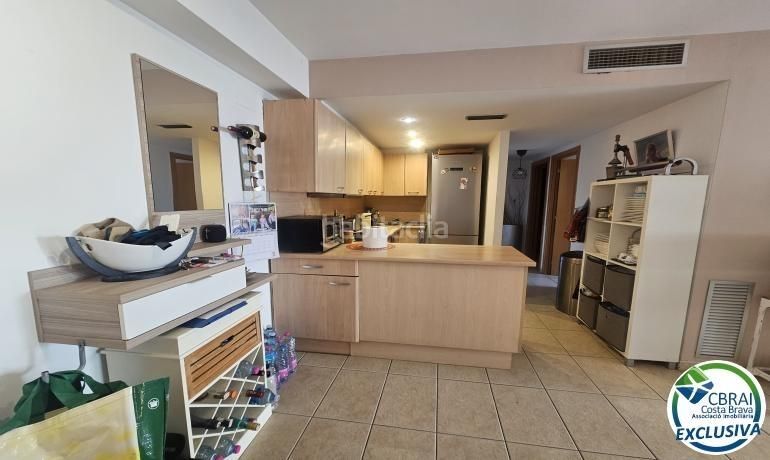 Foto 12733556-2807-4e6d-97da-e197cd6355e2. Apartament amb aparcament a Alberes Empuriabrava