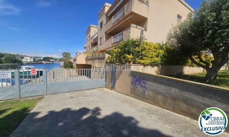 Foto 816f359b-44d7-432b-9417-3aa50d4c30d4. Apartament amb aparcament a Alberes Empuriabrava