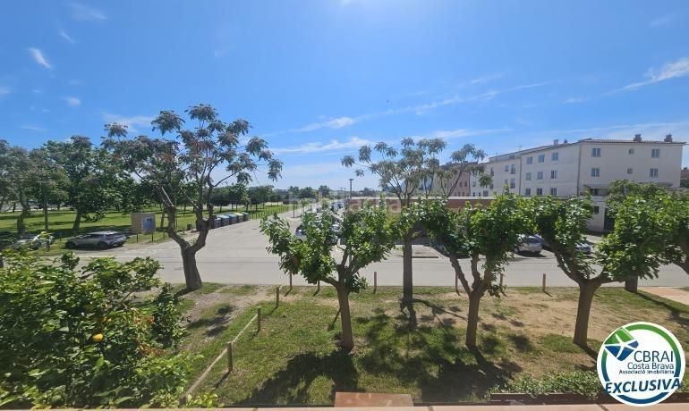 Foto 960d6101-19ba-4b49-8139-8615bee16304. Apartament amb aparcament a Alberes Empuriabrava