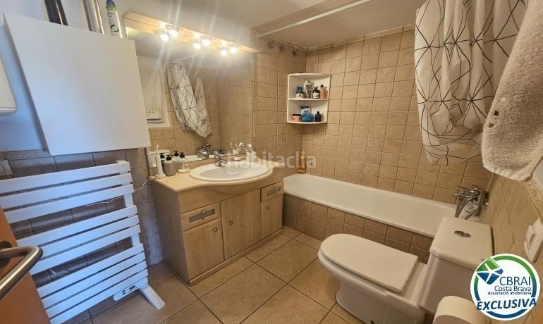 Foto eb60d249-ff63-45c2-9cee-60e3afa0cd44. Apartament amb aparcament a Alberes Empuriabrava