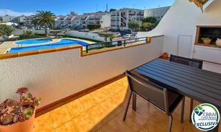 Apartament a Puig Rom-Canyelles-Almadrava. Apartamento con piscina y parking privado en la urbanización pui