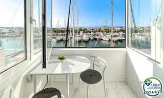 Apartamento en Port Grec - Port Moxó. Estudio reformado con encanto y vistas al canal en port grec  em