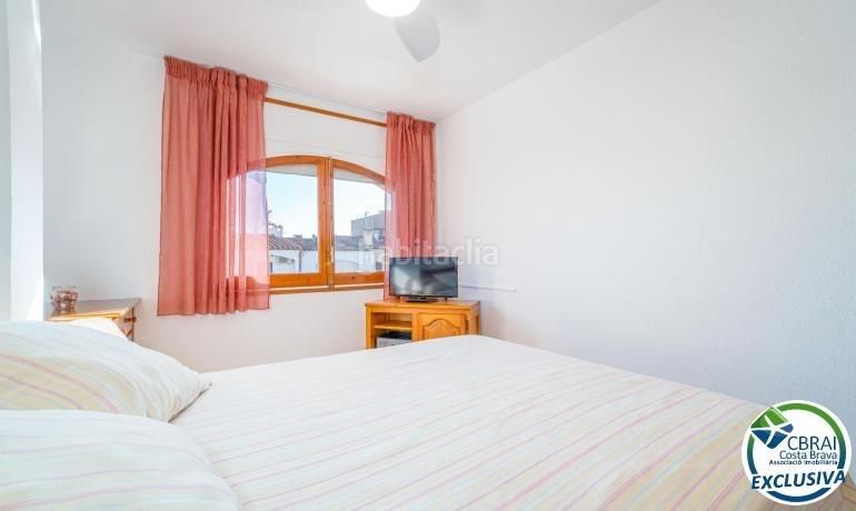 Foto 1a613bdb-f940-4e60-baa7-3cb8f1817c89. Apartament amb aparcament a Port Grec - Port Moxó Empuriabrava