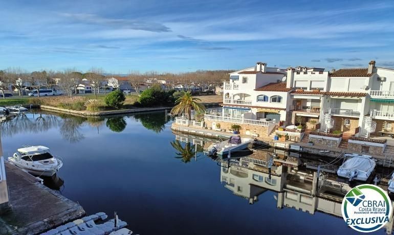 Foto d7a86700-5467-41d0-98bb-c53d8d2686fa. Apartament amb calefacció a Alberes Empuriabrava