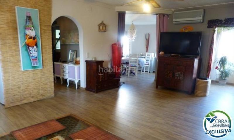 Foto 0b061022-c324-4b72-bd7f-a7b43c9b6289. Apartament amb aparcament a Carmençó Empuriabrava