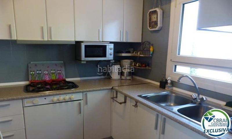 Foto 4ea63cdb-6c2f-4f83-b8a0-e56c6e546c91. Apartament amb aparcament a Carmençó Empuriabrava