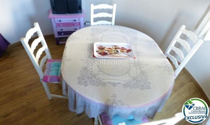 Foto b8d324d2-17ae-4aba-9c5d-c17837fd40a9. Apartament amb aparcament a Carmençó Empuriabrava