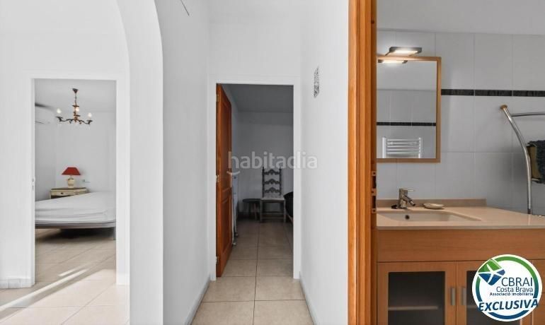 Foto 2c473217-f5e7-42a5-8a90-92f9bbf9855e. Apartament amb aparcament a Nord Roses