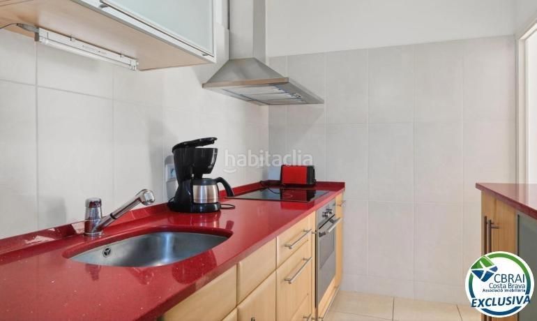 Foto f3dcecf3-3c3f-4fff-9abe-c17bf4ed54d8. Apartament amb aparcament a Nord Roses