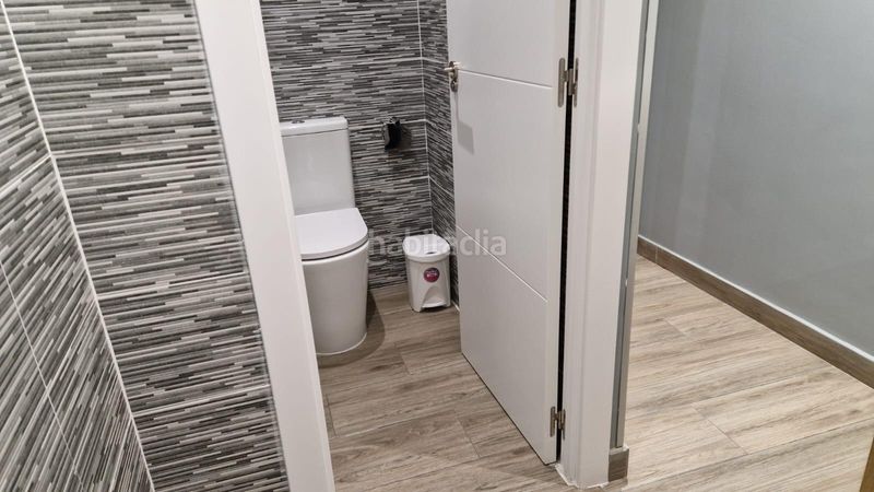 Foto d45f5600-b77e-421c-b748-bb9b68bc7029. Local comercial a Centre Roses