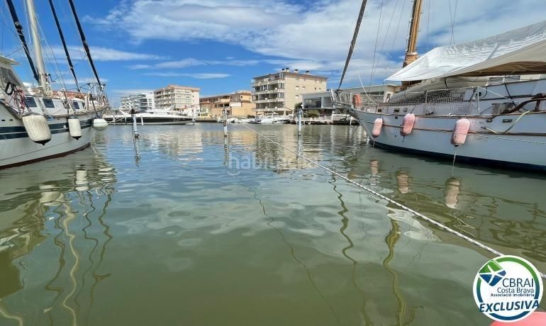 Foto a594b730-7d0f-4109-bf06-b60fb3c7c93e. Local comercial a Santa Margarida Roses