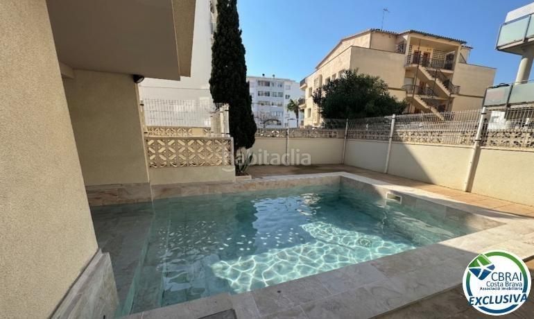 Foto 80133fa8-e348-4f49-b1c6-b55e0e8a2c30. Apartament amb aparcament piscina a Santa Margarida Roses