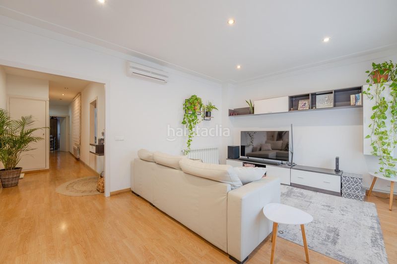 Foto f92b1d30-df99-4eb0-9c1d-7f6b34a9c7c5. Pis a La Devesa Girona