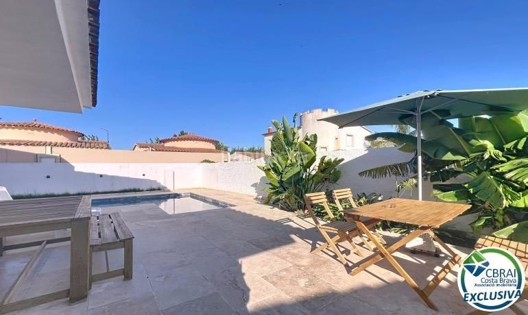 Foto 617c3c08-3bf5-4771-9519-89fc069789fb. Casa amb aparcament piscina a Alberes Empuriabrava