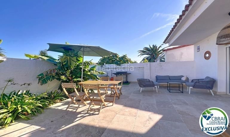Foto c1db5cd2-e0fe-4d0a-bca0-1db38920b105. Casa amb aparcament piscina a Alberes Empuriabrava