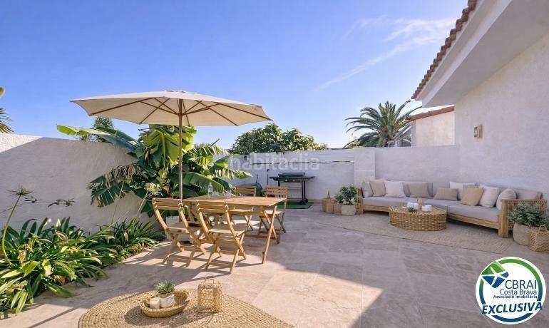 Foto e9dd05d7-d7bf-4d18-8ad4-ce9753789219. Casa amb aparcament piscina a Alberes Empuriabrava