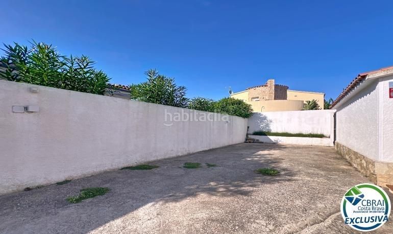 Foto ed26e746-78b3-4983-b1ff-907b27269757. Casa amb aparcament piscina a Alberes Empuriabrava