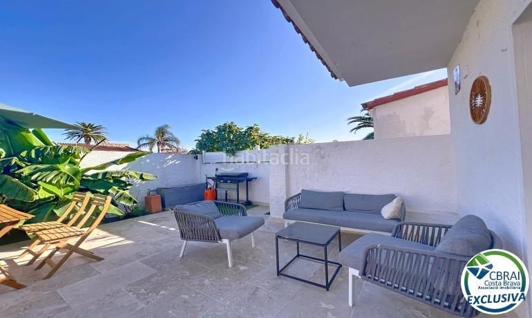 Foto f8738380-01cf-4c6b-9a6d-ab04c1f45c4b. Casa amb aparcament piscina a Alberes Empuriabrava