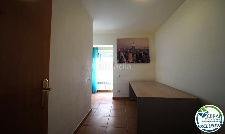 Foto 0ed27ec0-b3f1-4c1f-a7f2-d21287f3951b. Apartament a Centre Roses