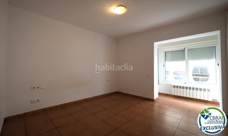 Foto f7694719-f559-42cf-bdd0-136cb6435706. Apartament a Centre Roses