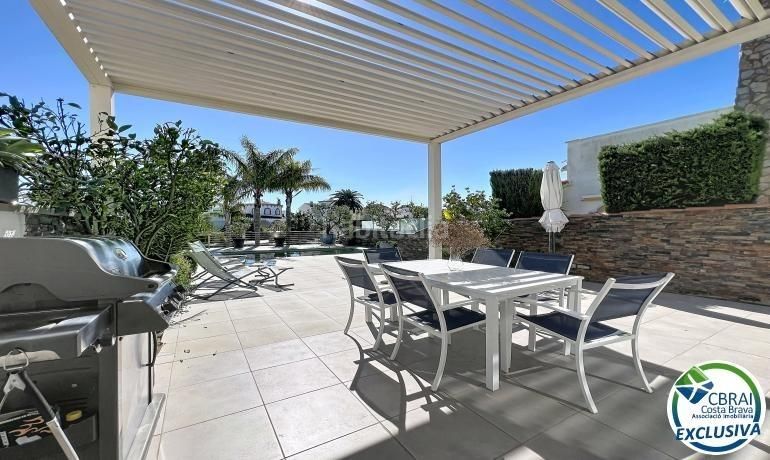 Foto 03724c6d-3644-4f1d-8abe-3ddd6721784d. Casa amb aparcament piscina a Tordera - Fluvià - Llobregat Empuriabrava