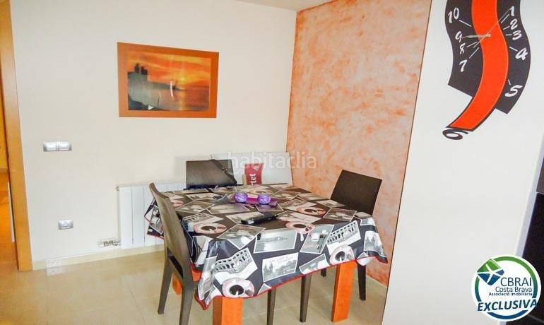 Foto 5a20bf38-cd4f-420d-9885-cb80d500006d. Apartament amb aparcament a Creu de la Mà Figueres