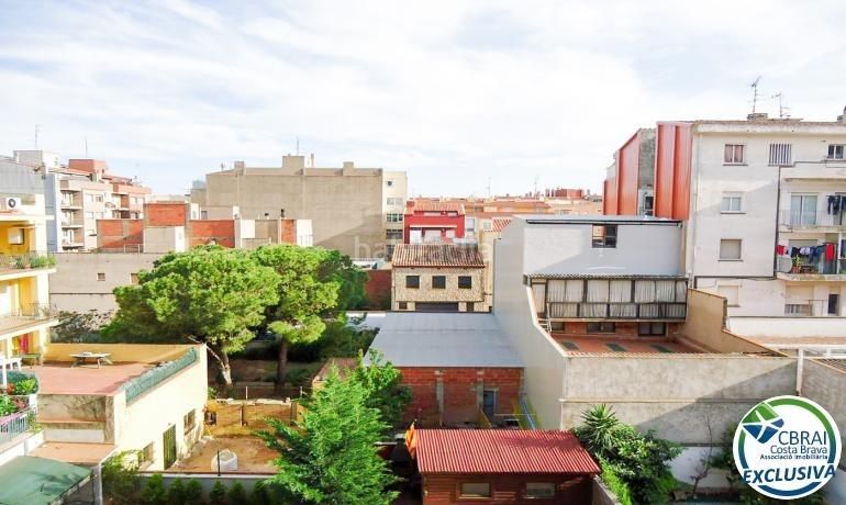 Foto ca9abff6-c117-4748-ba37-61165fc1c4bb. Apartament amb aparcament a Creu de la Mà Figueres