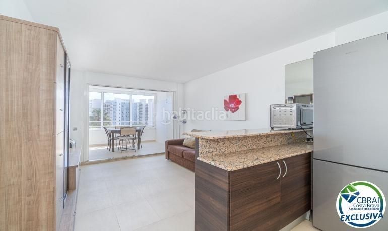 Foto 12e90dda-9189-4cb9-a7dc-3820c6c73334. Apartament amb aparcament a Salatar Roses
