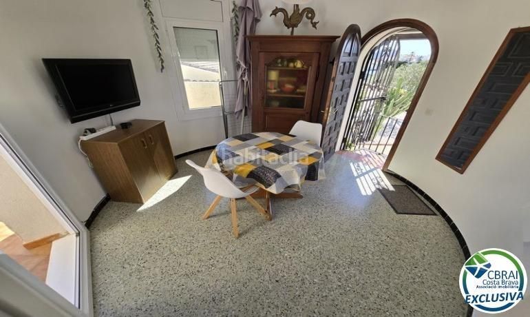 Foto 24ead9e6-76d7-4811-be62-7428806b50dc. Casa amb aparcament piscina a Peni Empuriabrava
