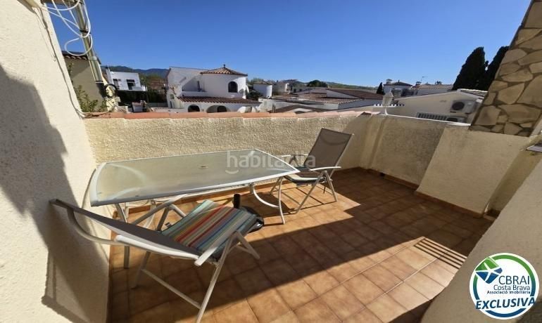 Foto 31444b2b-83f5-4681-8d4c-f7fc87f43907. Casa amb aparcament piscina a Peni Empuriabrava
