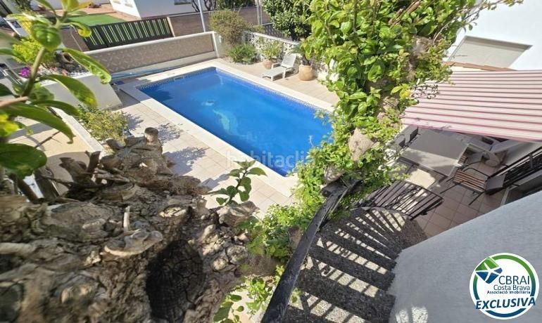 Foto 479d1105-ce2b-4ab0-a88c-5b4fc07baaa6. Casa amb aparcament piscina a Peni Empuriabrava