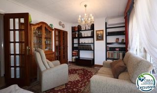 Apartament a Creu de la Mà. Amplio y luminoso piso con balcón en la zona de creu de la mà
