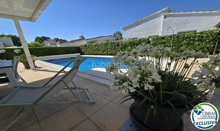 Foto 55804a91-088a-4cc2-8bac-00d122a9a268. Casa amb calefacció aparcament piscina a Carlit - Montseny Empuriabrava