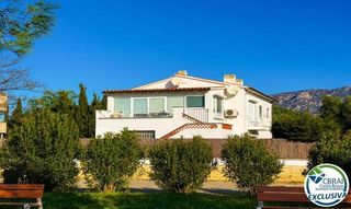 Casa  Carrer del castanyer 18. Casa muy cuidada y muy bien situada en la garriga en roses