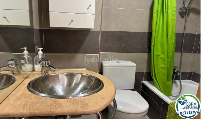 Foto d534b828-8437-4adb-8610-2a199a8cf8c2. Apartament amb calefacció a Centre Roses