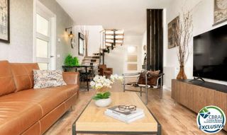 Apartamento en Carretera de Roses-Fossos. Ático dúplex con terraza panorámica en figueres