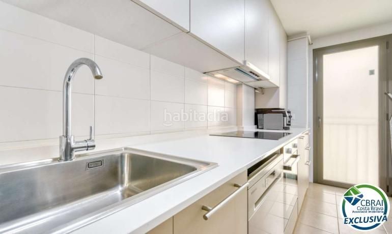 Foto cc90990b-b26c-4a31-b4c0-c9680bd1c0f2. Apartament amb aparcament a Carretera de Roses-Fossos Figueres