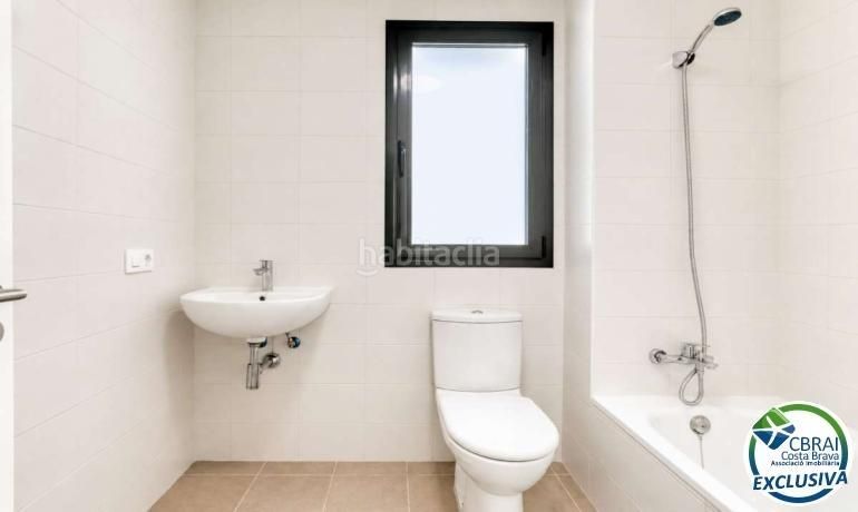 Foto fd77031a-a5ee-4e35-93ca-8c808b93bf6f. Apartament amb aparcament a Carretera de Roses-Fossos Figueres