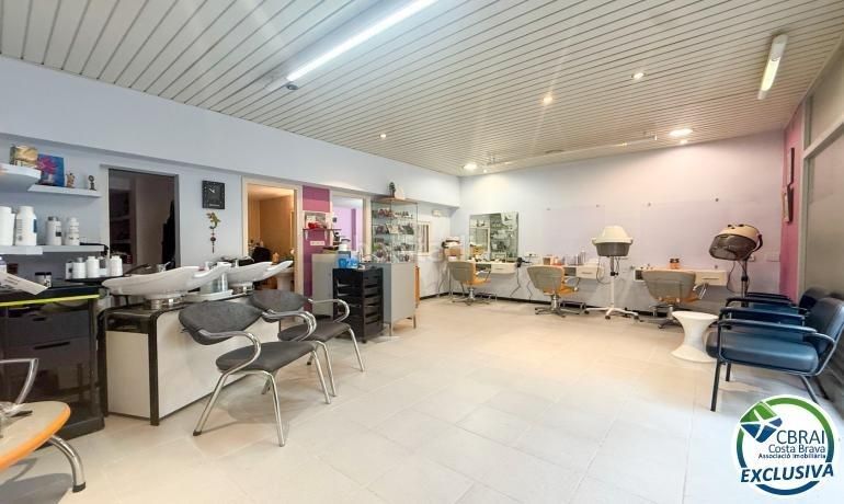 Foto 5b5d0ffc-c733-4978-b43e-7e516f2252e8. Local comercial a carrer de la marca de l'ham 12 a Figueres