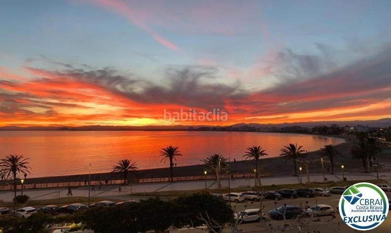 Foto c96f0aac-44a9-4fc2-b33b-71b220f5ee55. Apartament a calle nou 21 a Centre Roses