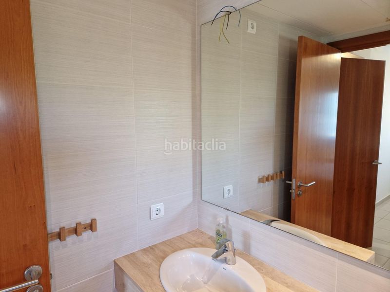 Foto c9a0ea03-f202-44ef-a4c3-db54f2bee989. Apartament a calle de joanot martorell 31 a Salatar Roses
